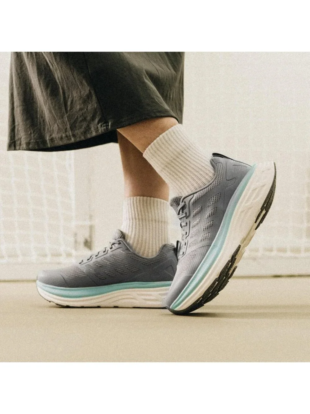 Women's Grey Breathable Walking Shoes Lace Up No Heel Round Toe Athletic Sneaker